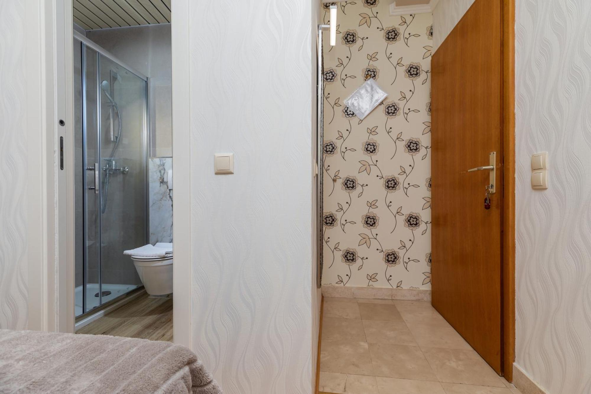 Apartments By The Sea Duce, Omis - 5973 Exterior foto